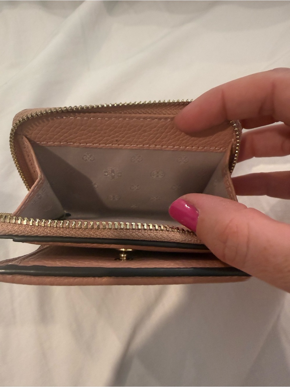 Tory Burch Pink Pebbled Leather Zip Wallet - Picture 2 of 4
